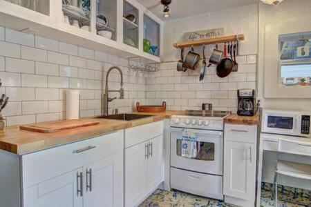 Spanish Village Sunshine Cottage